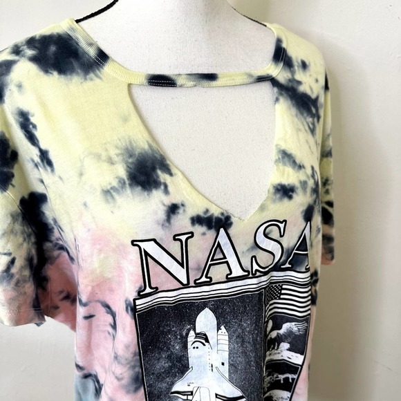 Torrid Top Short Sleeve Multicolor‎ Tie dye Size 2x 18-20 Nasa Graphic Print - Picture 12 of 16